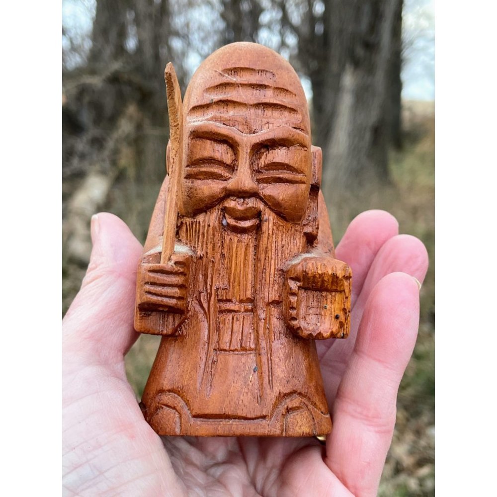 Vintage Carved Wood Asian Man with cane Salt and Pepper shakers - Picture 3 of 11